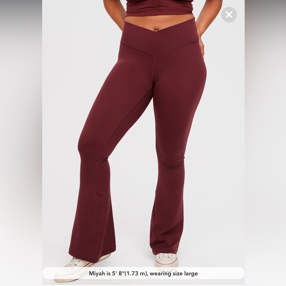 OFFLINE By Aerie High Waisted Crossover Flare Legging. Sz: L. Color: Royal berry - Picture 1 of 6